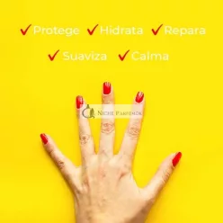 Carmex Strawberry Moisturising Lip Balm SPF15 4.25g